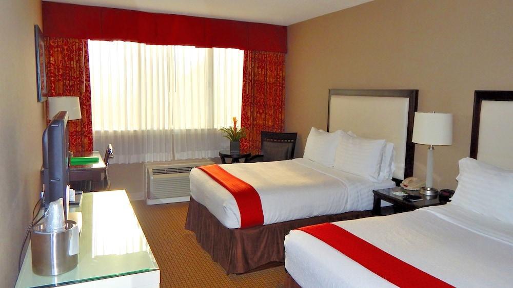 Holiday Inn & Suites Boston Peabody, An Ihg Hotel Екстериор снимка