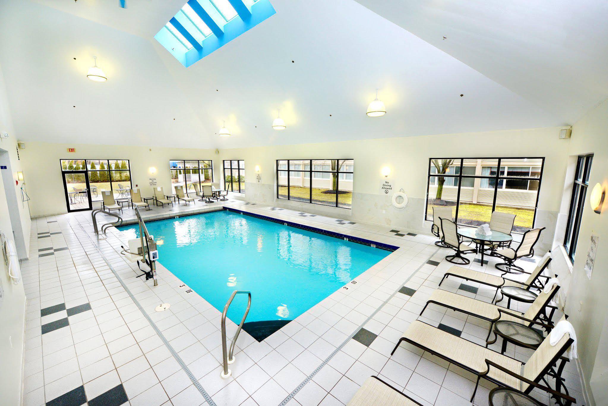 Holiday Inn & Suites Boston Peabody, An Ihg Hotel Екстериор снимка