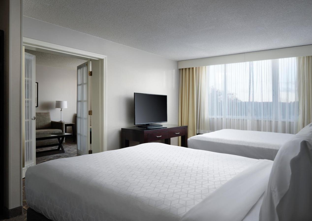 Holiday Inn & Suites Boston Peabody, An Ihg Hotel Екстериор снимка